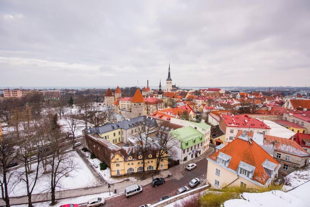 Tallinn City Apartments - Luxury 3 Bedroom, Sauna, Views Buitenkant foto