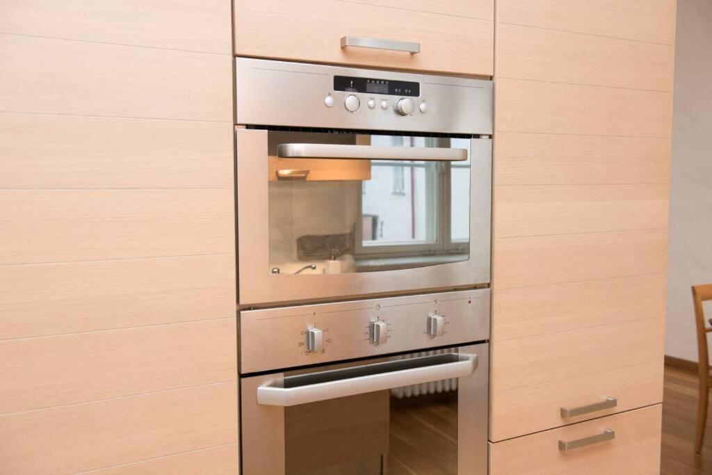 Tallinn City Apartments - Luxury 3 Bedroom, Sauna, Views Buitenkant foto
