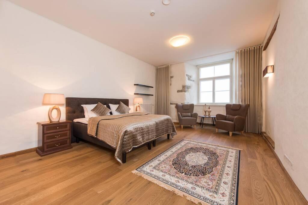 Tallinn City Apartments - Luxury 3 Bedroom, Sauna, Views Buitenkant foto