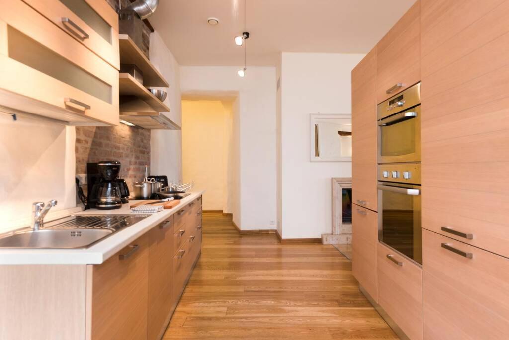 Tallinn City Apartments - Luxury 3 Bedroom, Sauna, Views Buitenkant foto