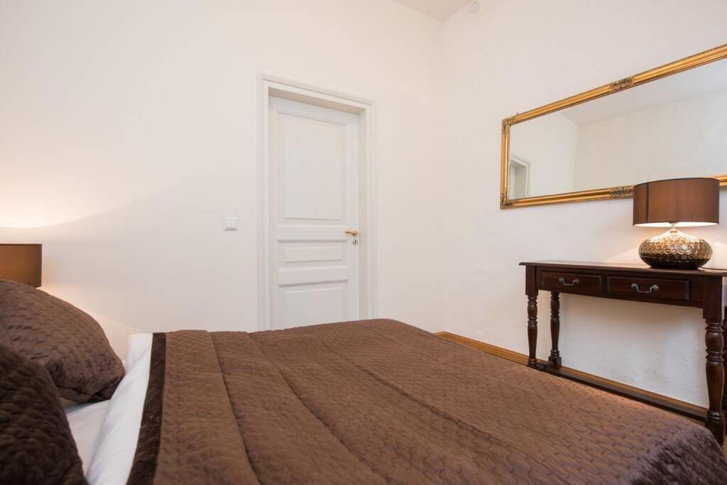Tallinn City Apartments - Luxury 3 Bedroom, Sauna, Views Buitenkant foto